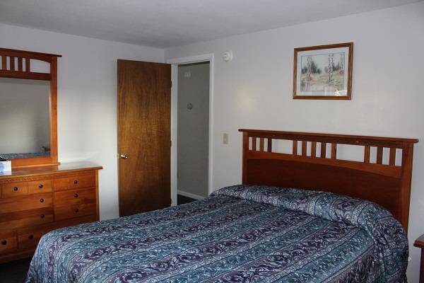 The Cottage - Bedroom #1 features a Queen size bed